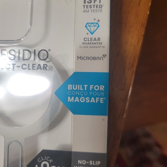 Speck iPhone 15 pro clear case - Picture 3 of 3